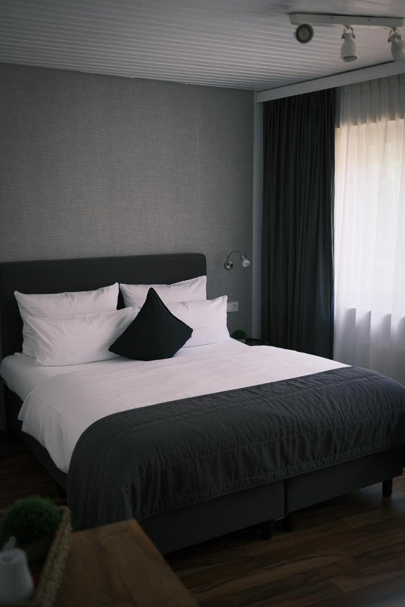 Kreuzblume Hotel & Weinstube 弗赖堡 外观 照片