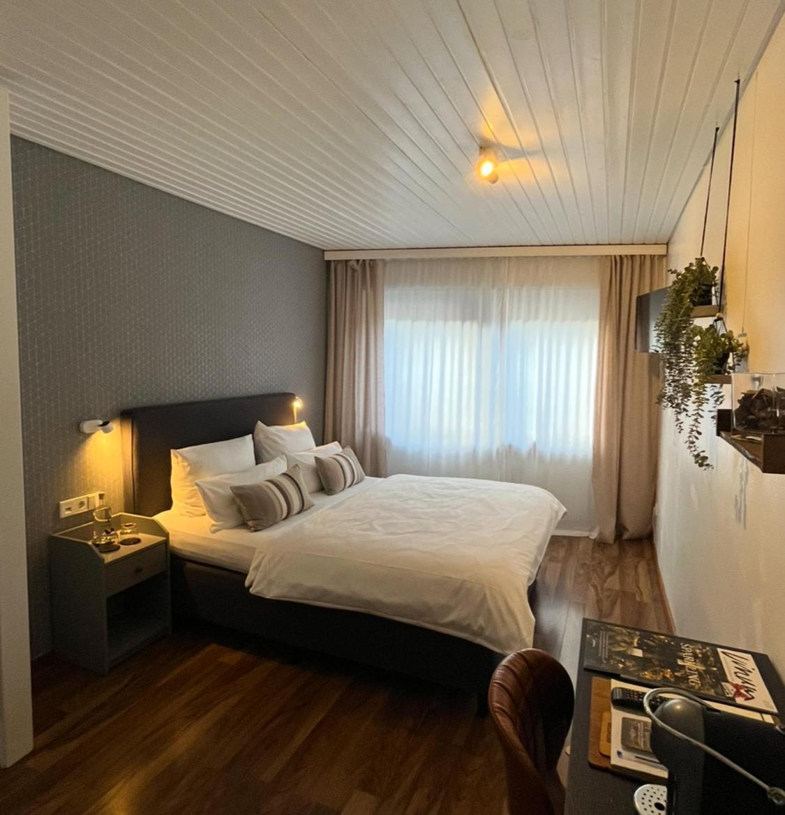 Kreuzblume Hotel & Weinstube 弗赖堡 外观 照片