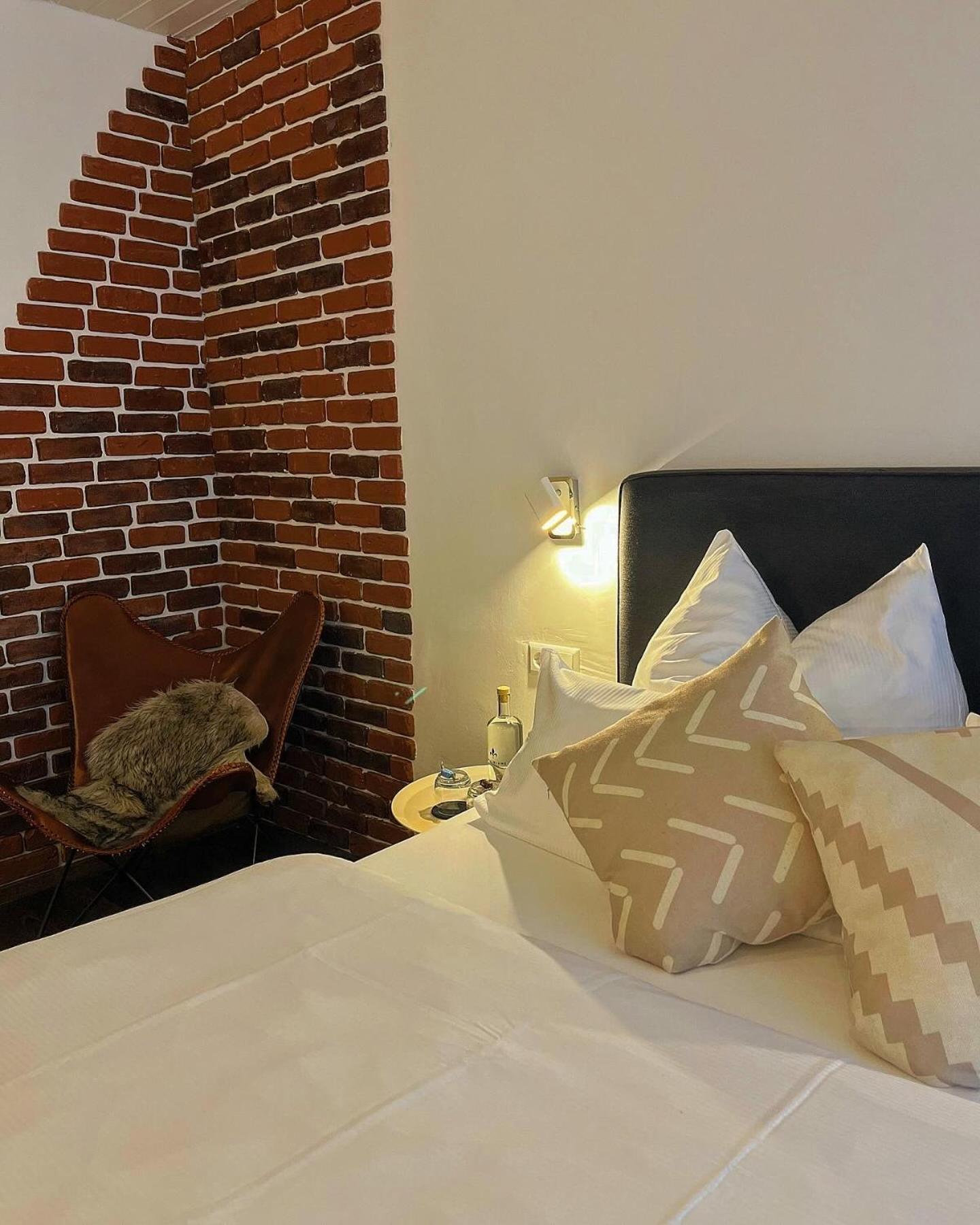 Kreuzblume Hotel & Weinstube 弗赖堡 外观 照片